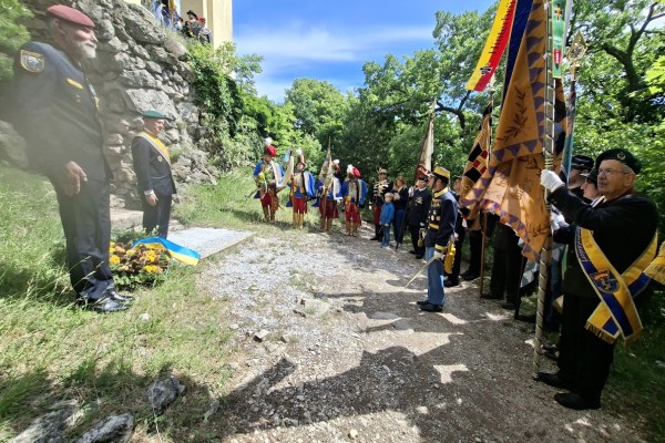 Internationales Kameradentreffen am Husarentempel