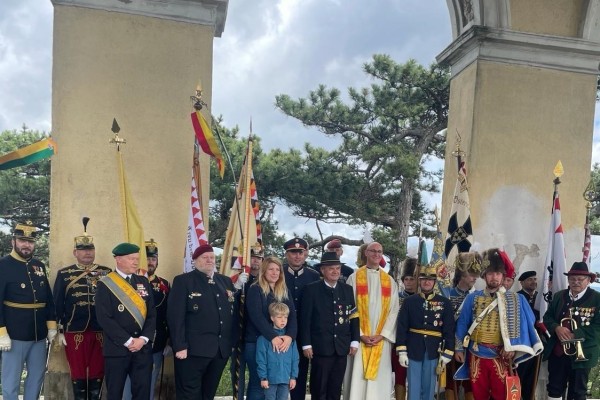 Internationales Kameradentreffen am Husarentempel