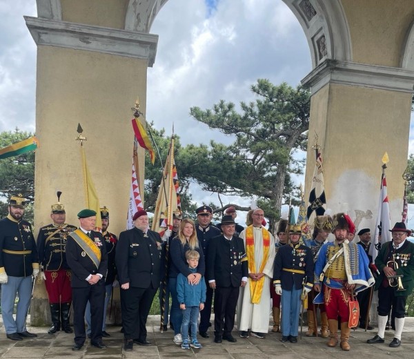Internationales Kameradentreffen am Husarentempel