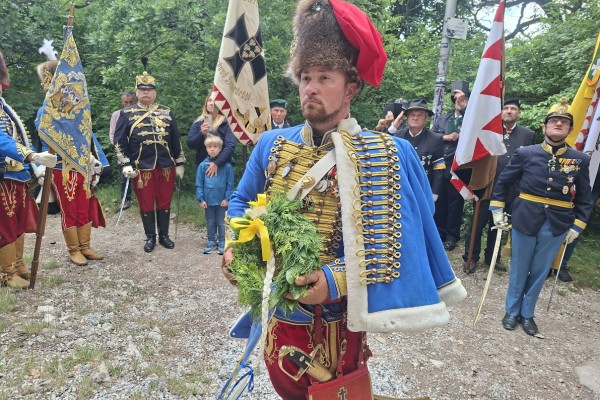 Internationales Kameradentreffen am Husarentempel